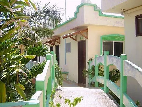 Hotel Acuario Tulum 2*,